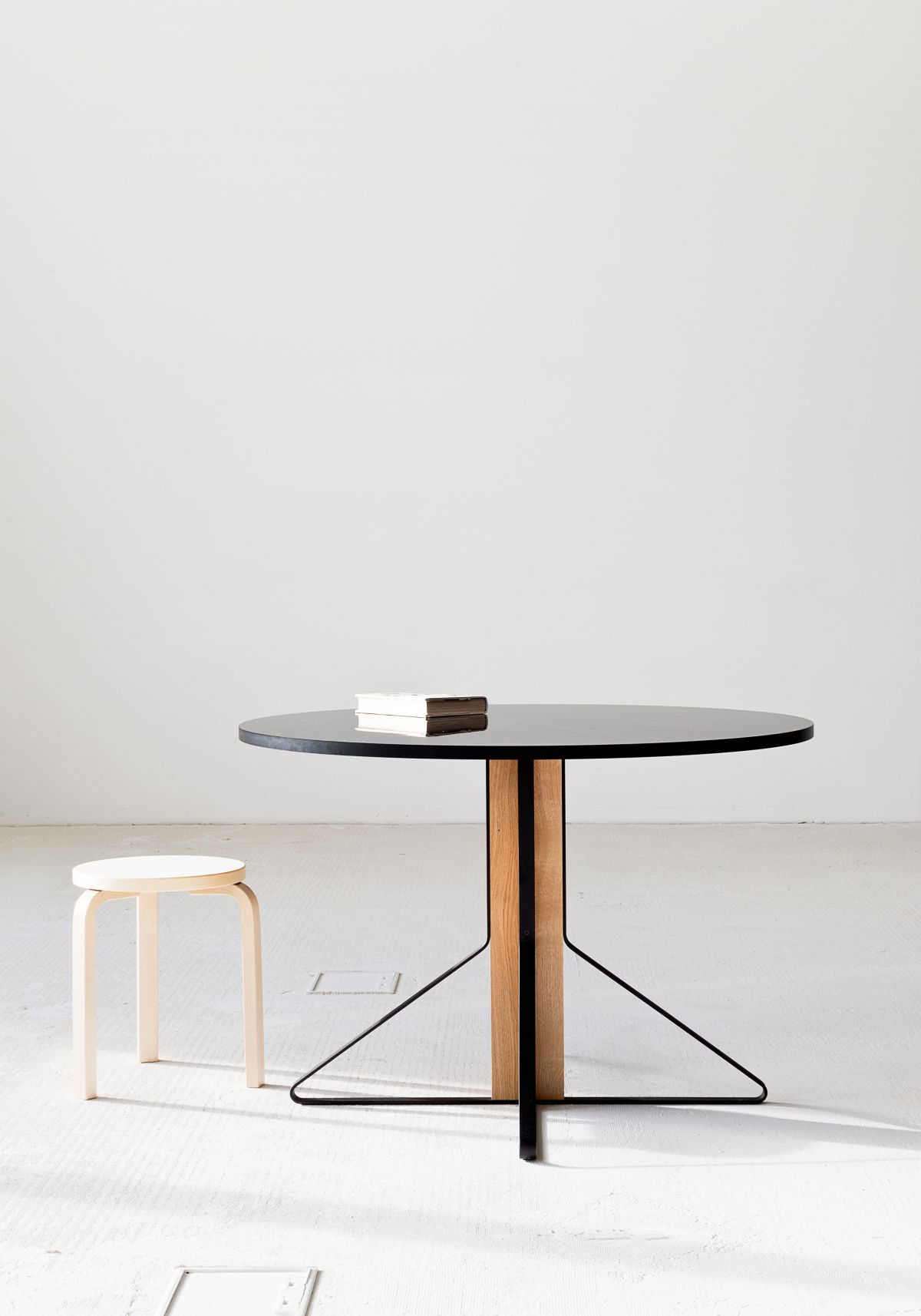 Kaari Table Round