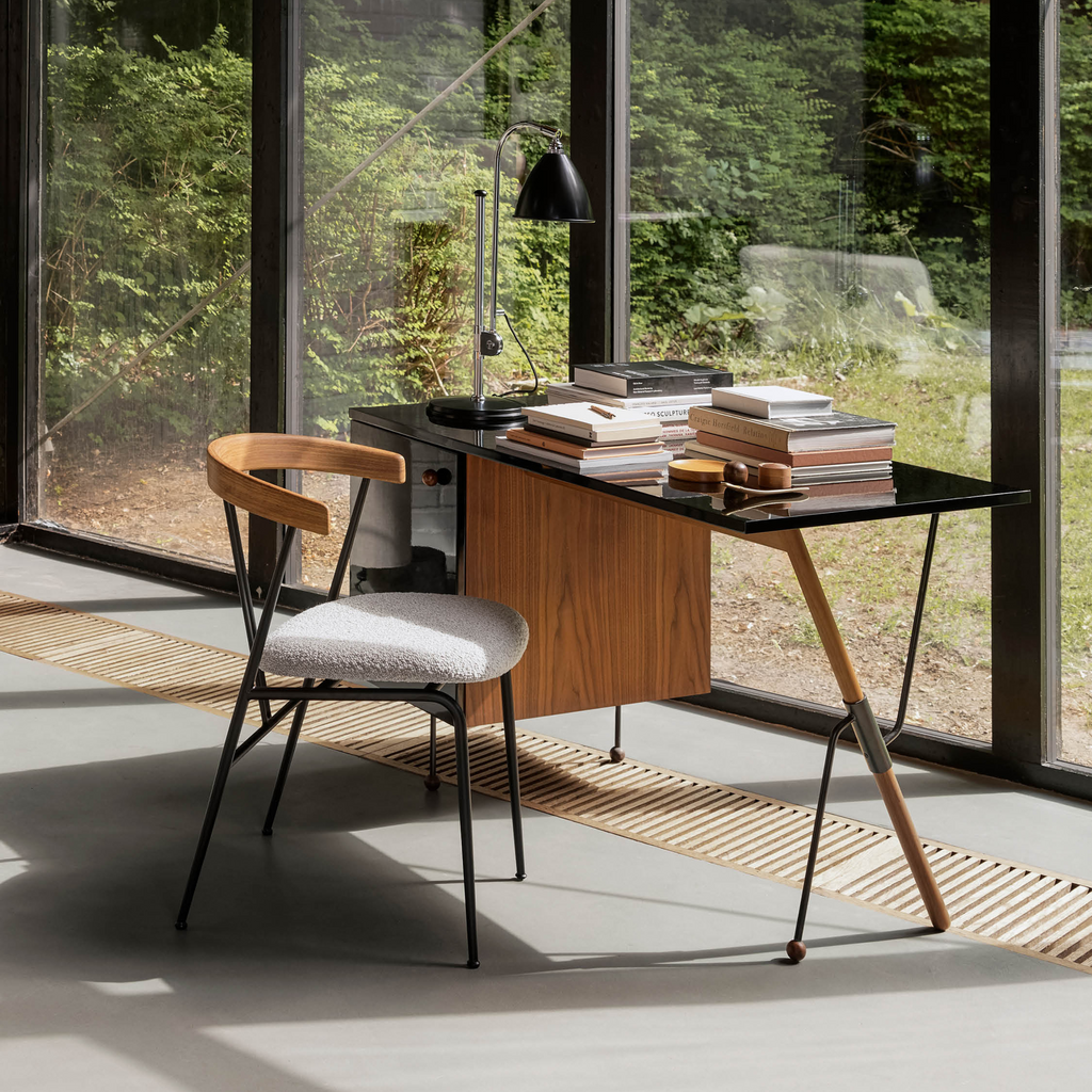62 Desk gubi
