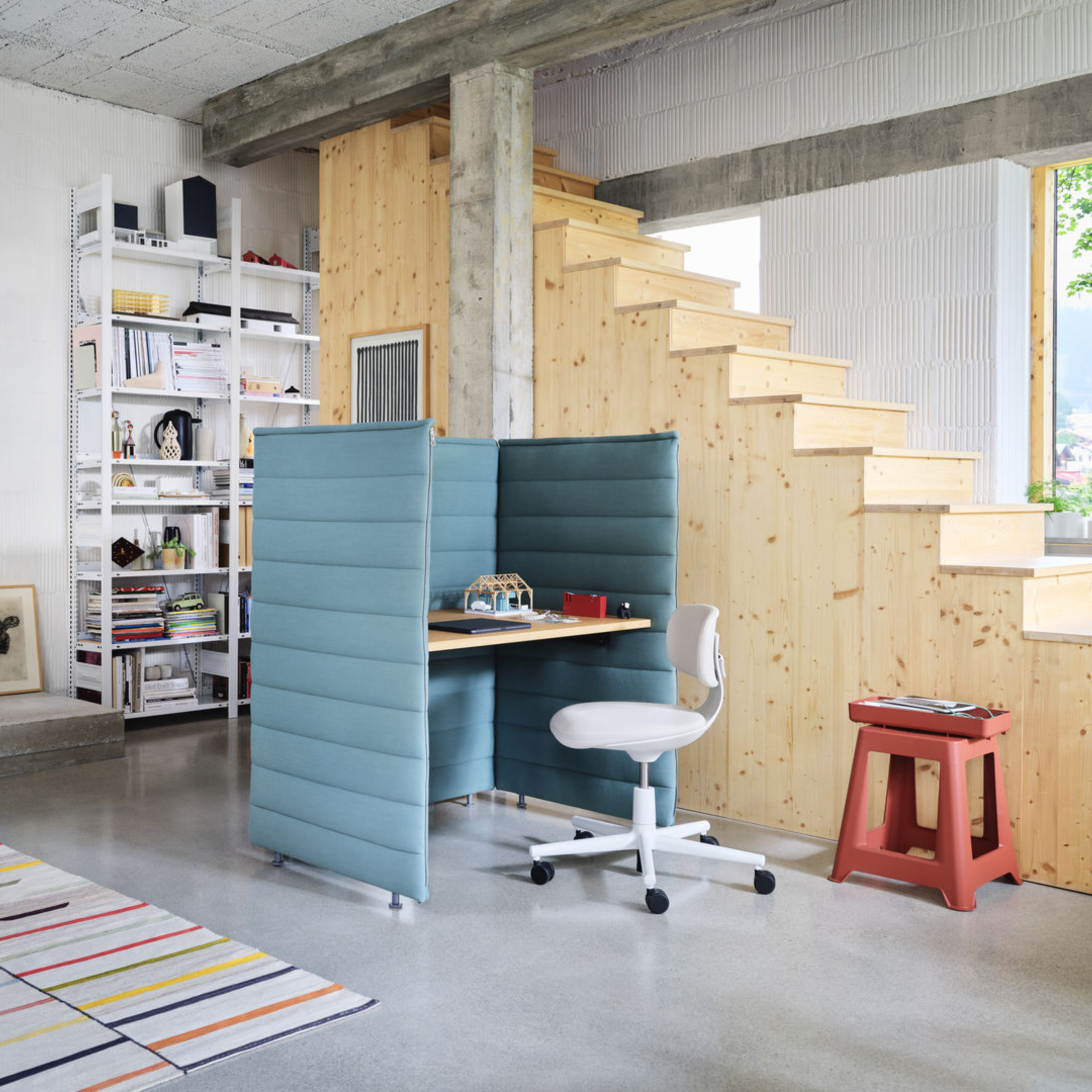 Alcove Plus Desk