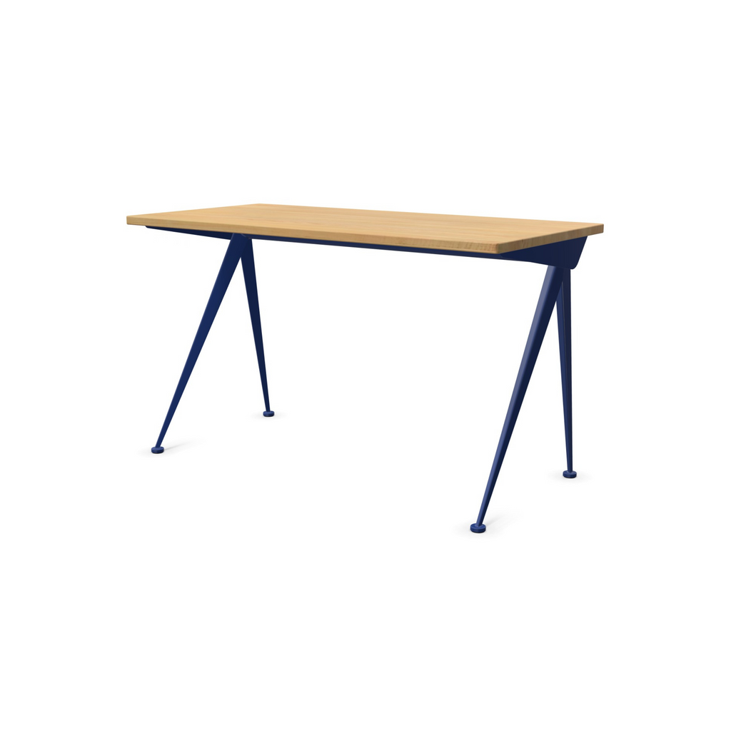 Compas Direction Desk