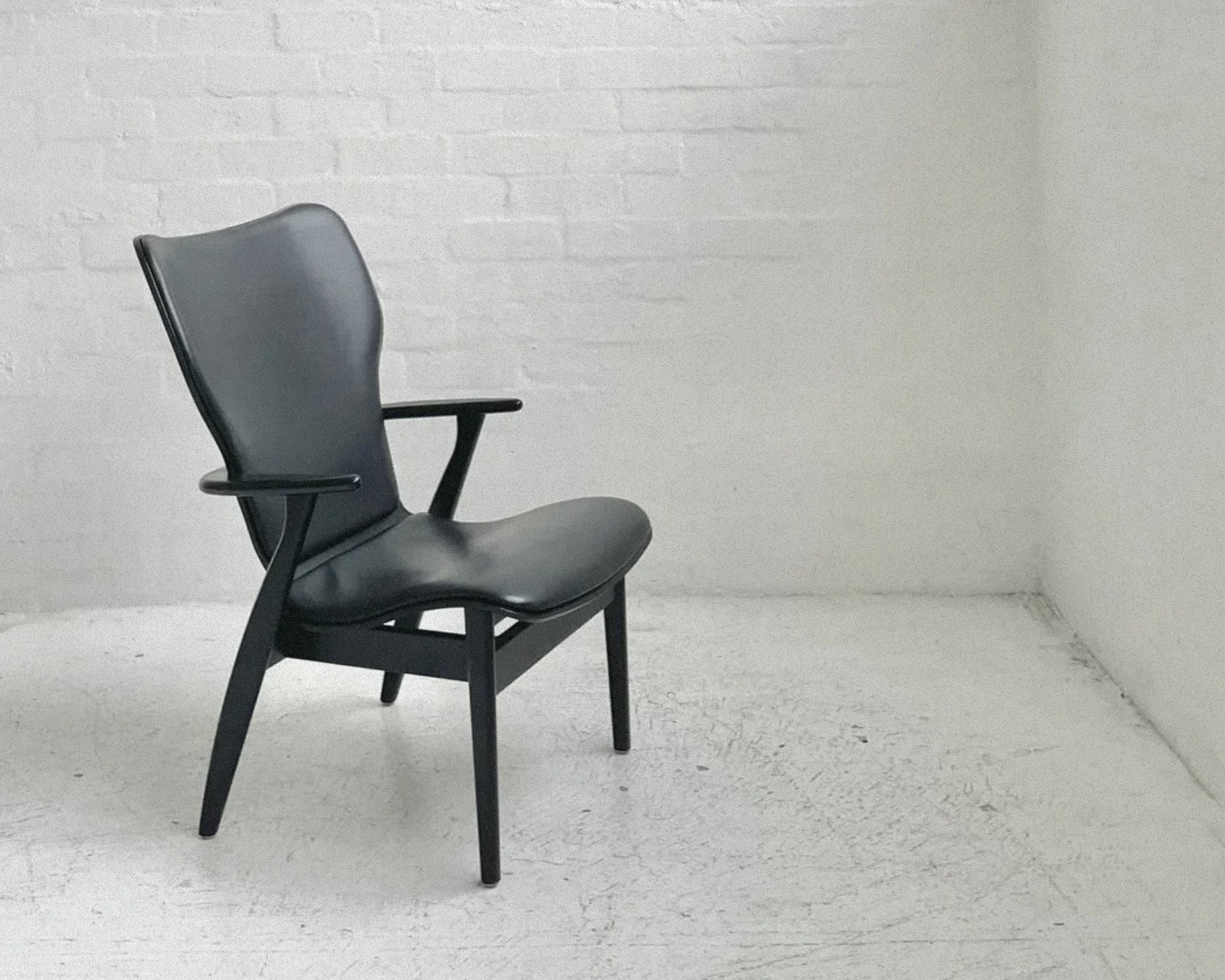 Domus Lounge Chair