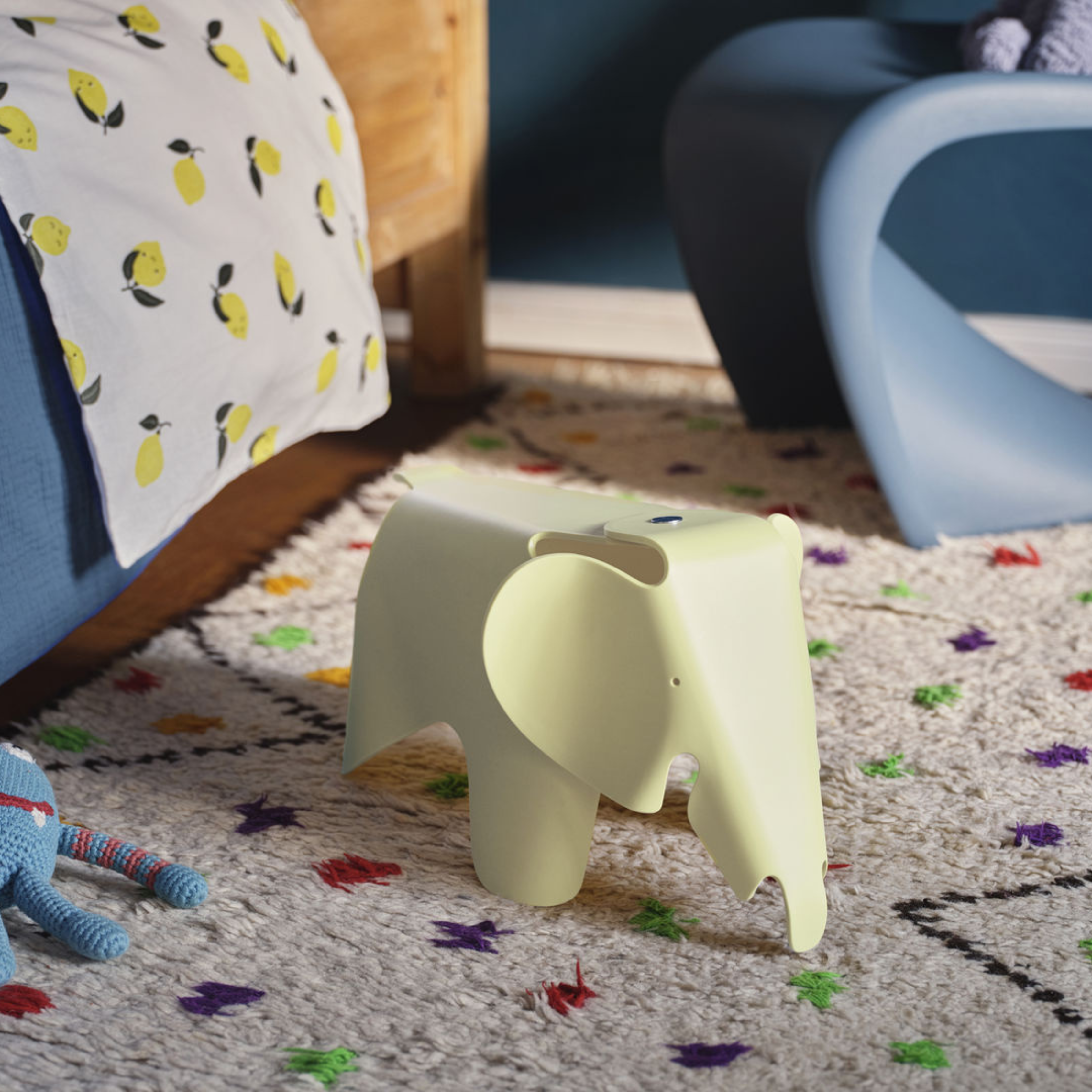 Eames Elephant (small) RE