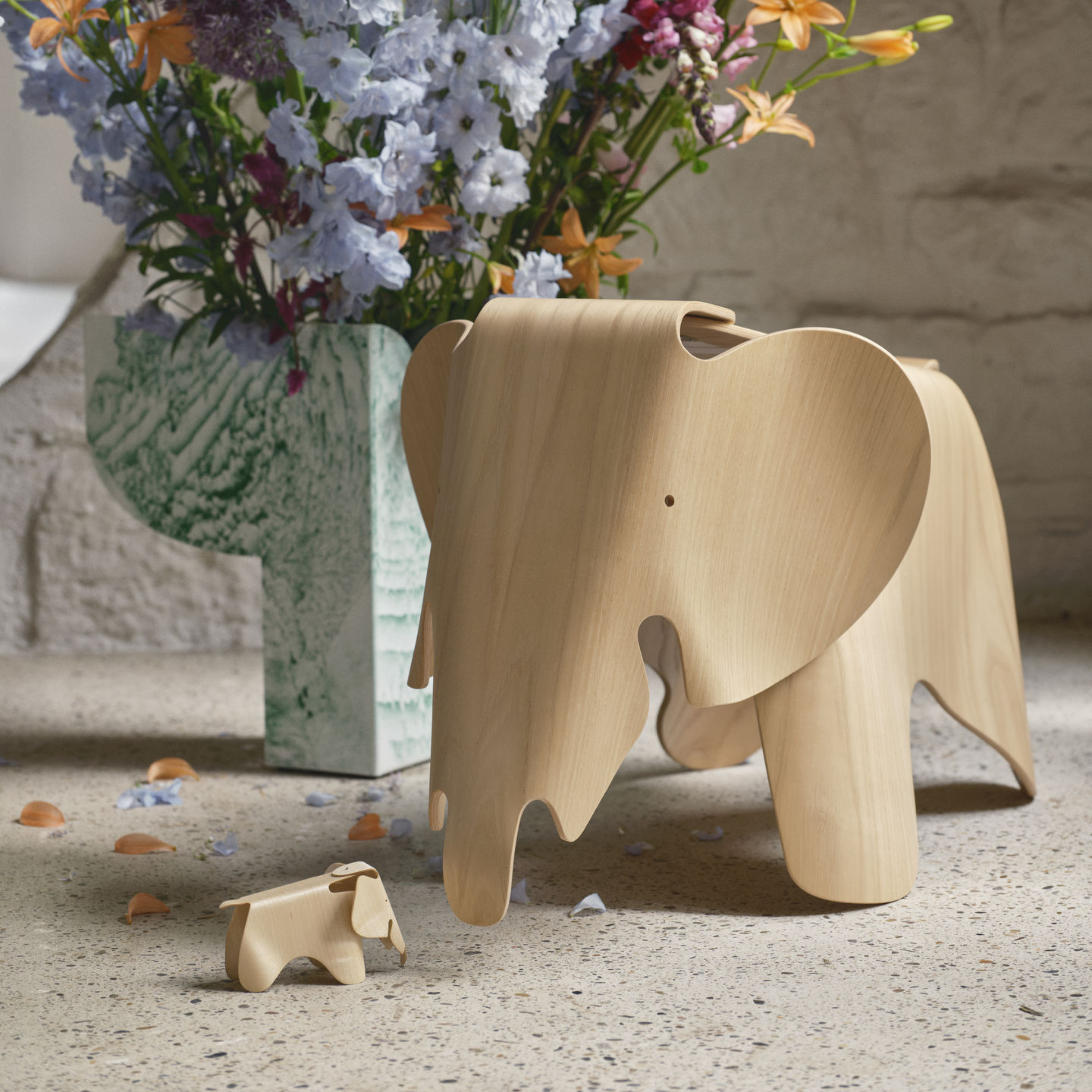 Eames Elephant (plywood)
