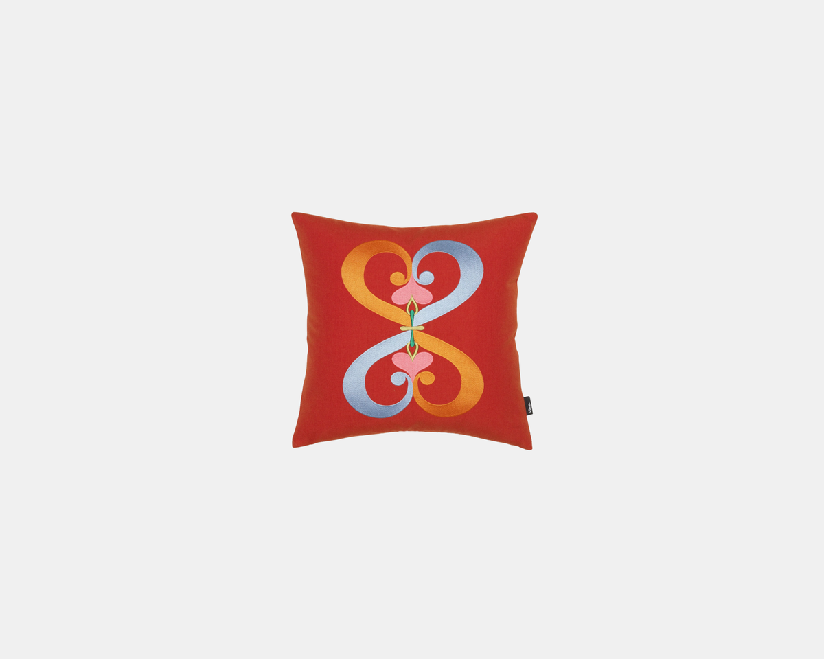 刺绣枕头 - 双心形，红色