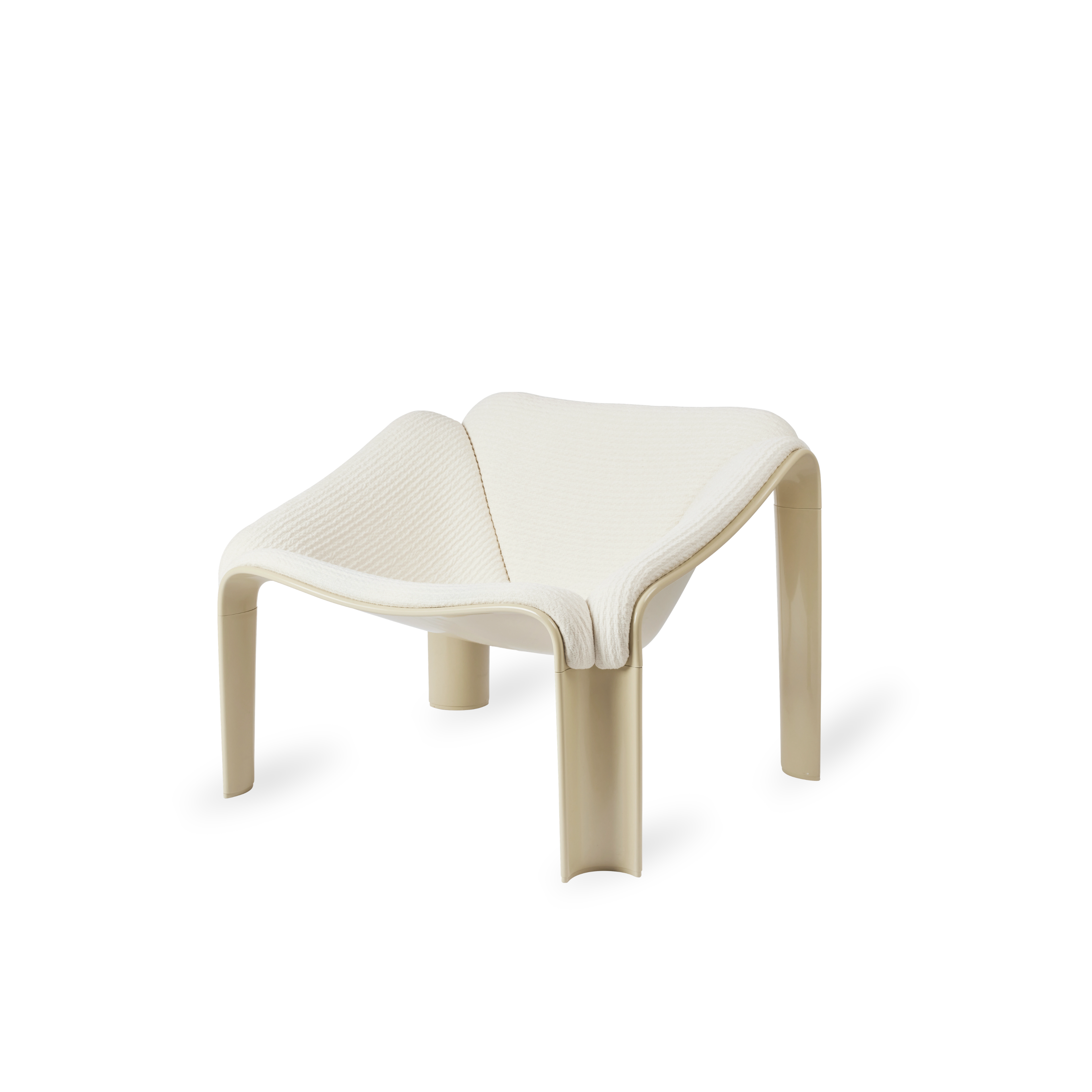 F300 Lounge Chair