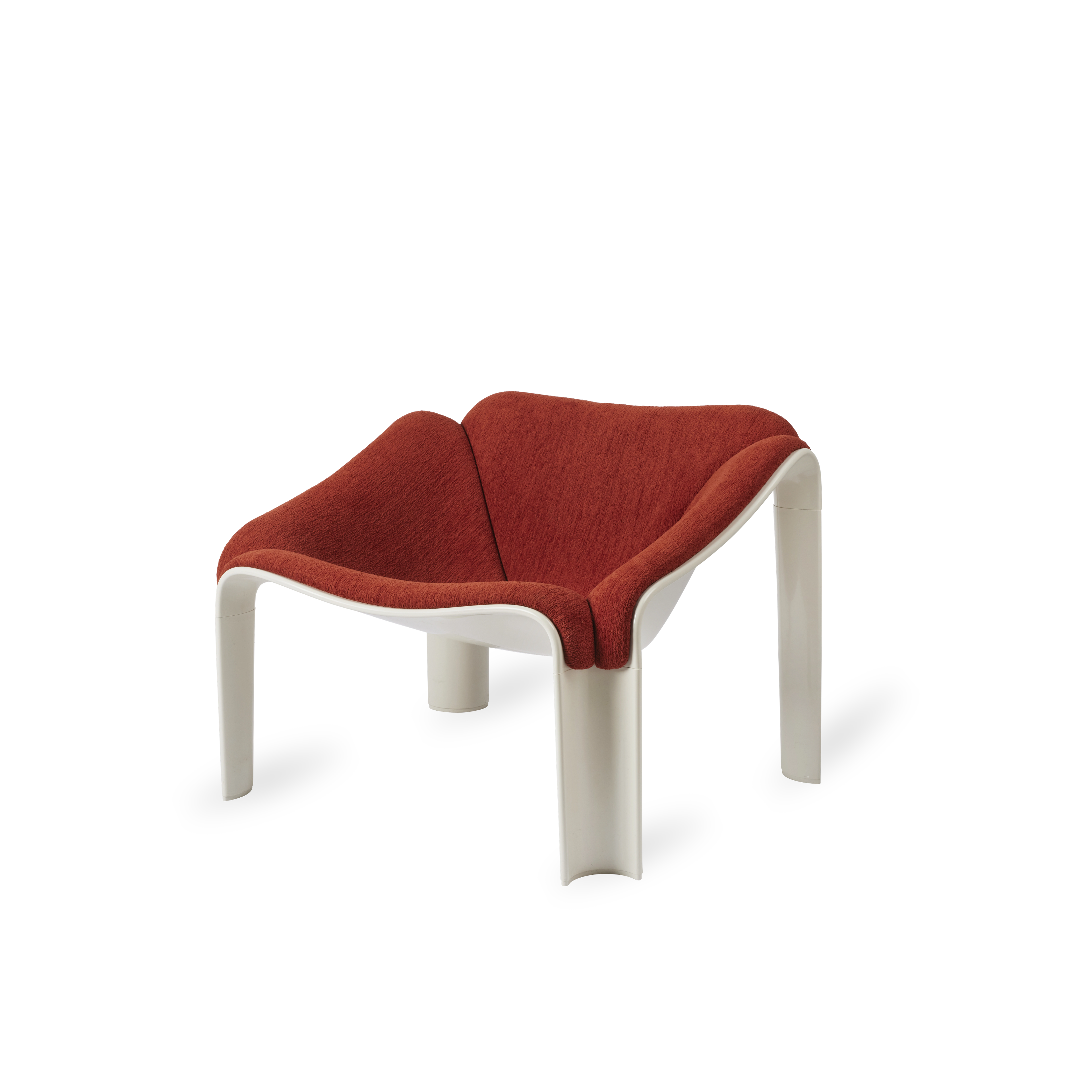 F300 Lounge Chair