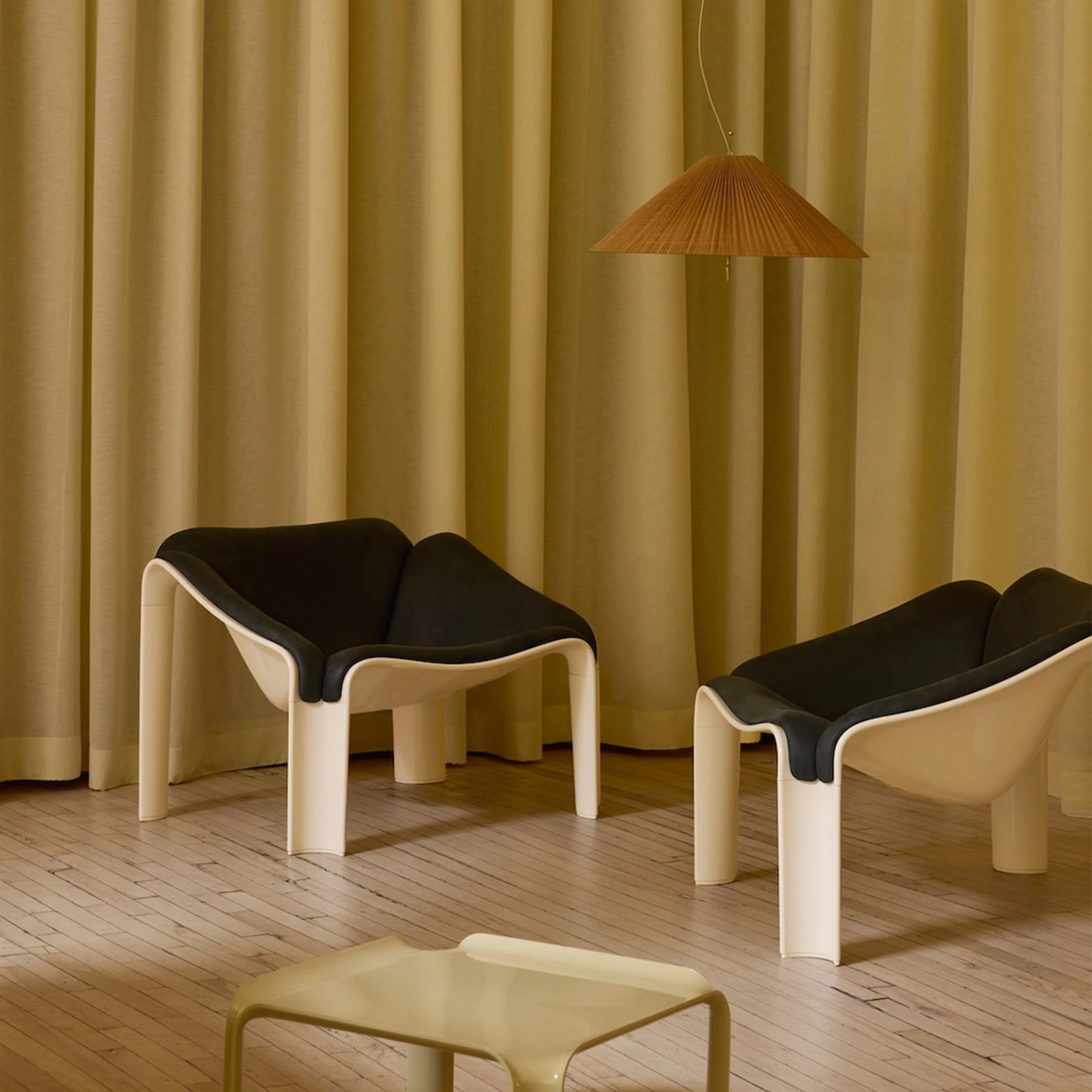 F300 Lounge Chair