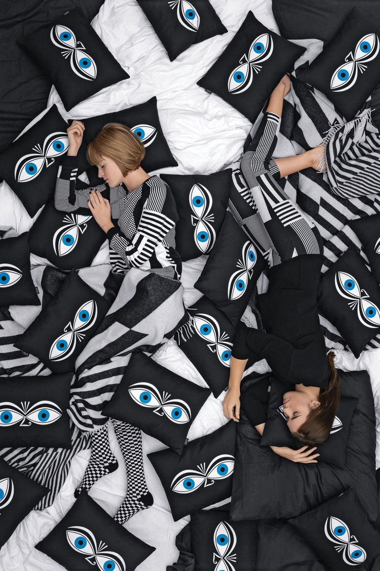 Graphic Print Pillow Eyes