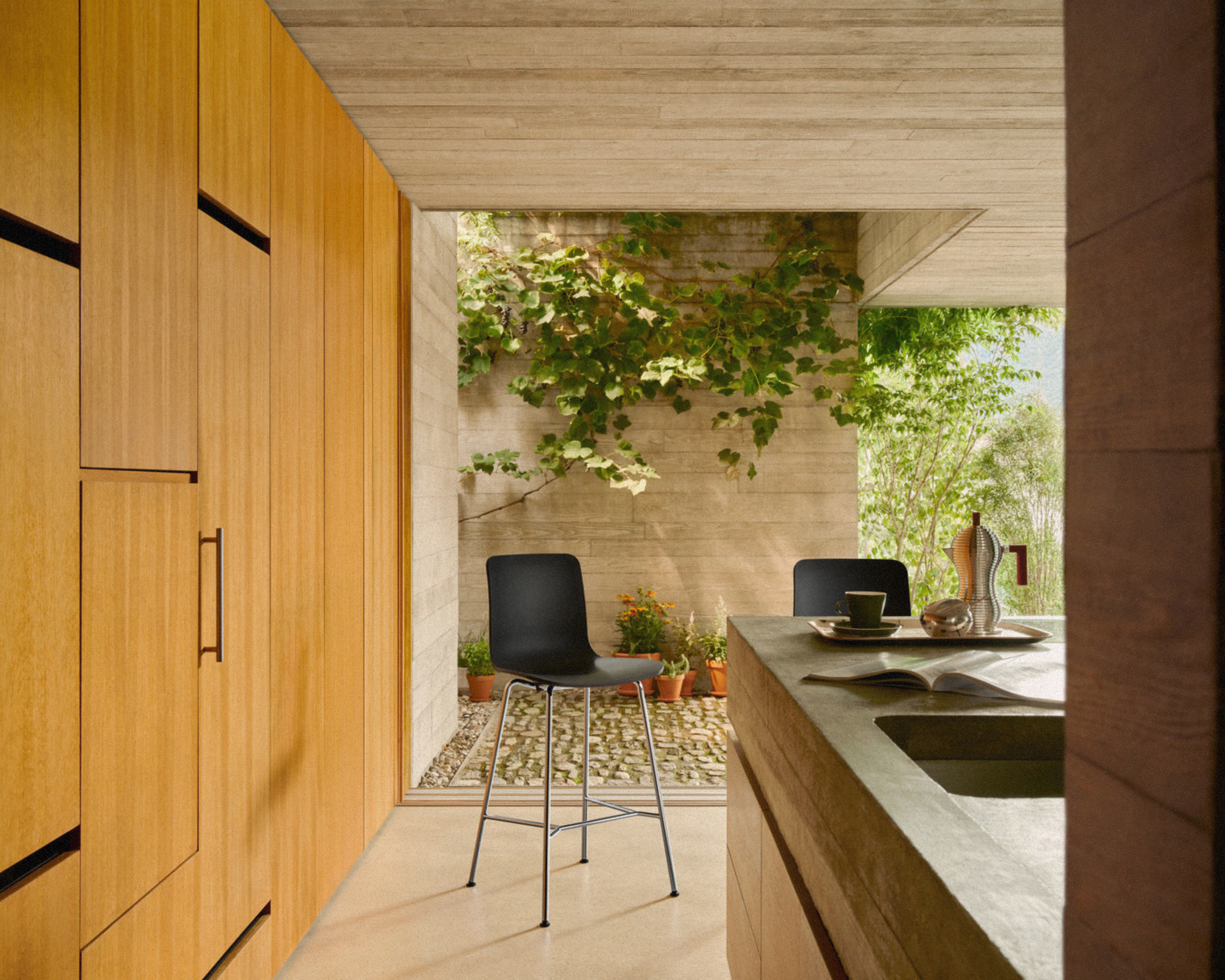 HAL RE Stool Medium