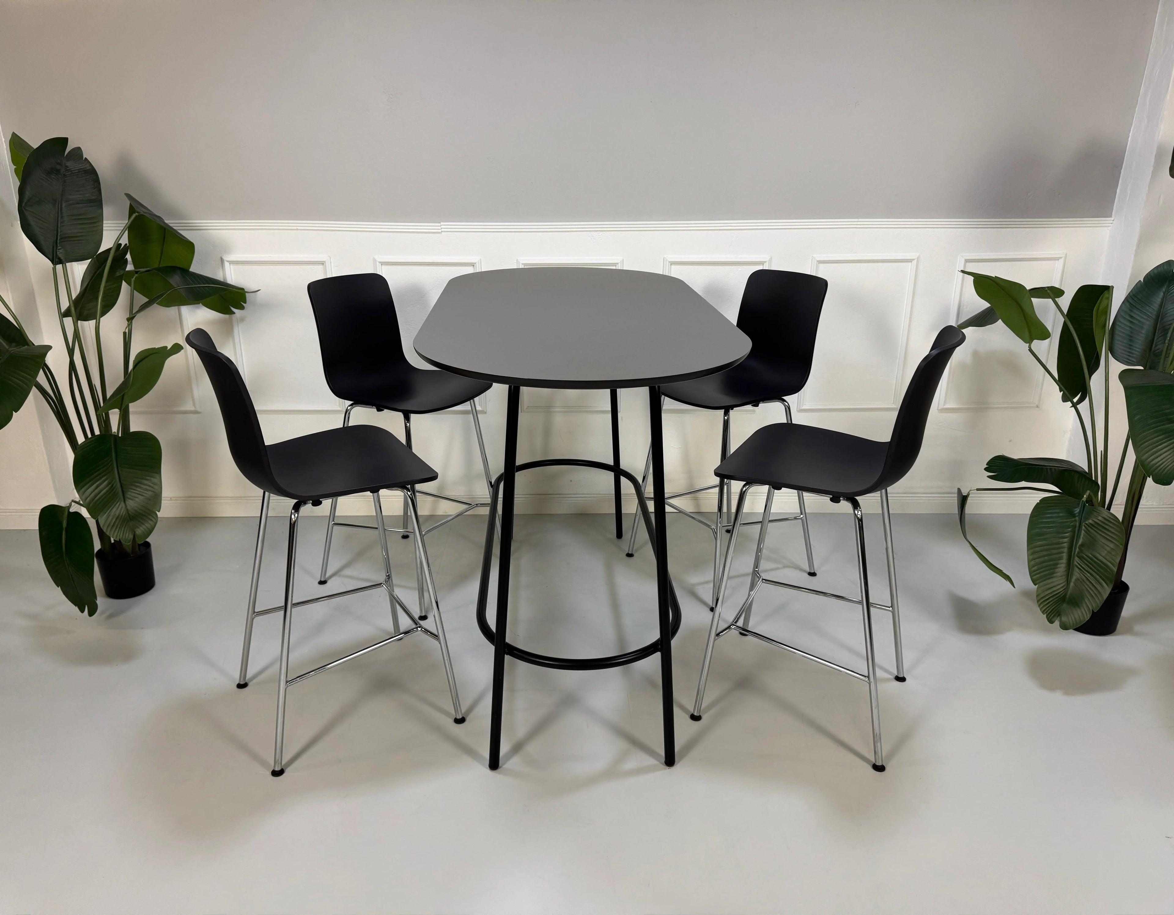 HAL RE Stool Medium