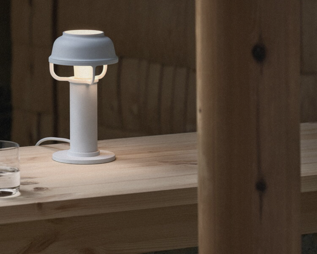 Lampu Meja Kori