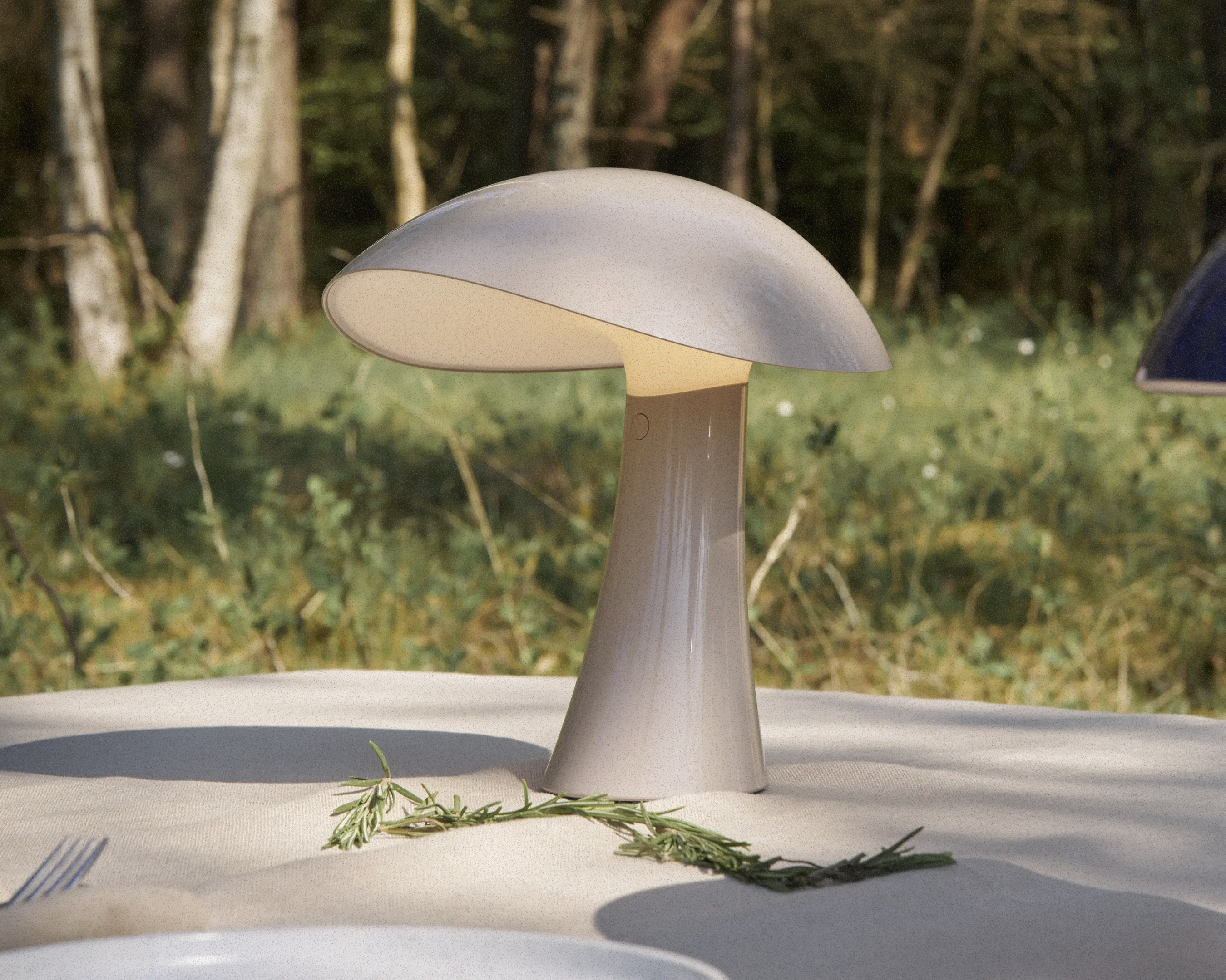 Rumee 220 Portable Lamp