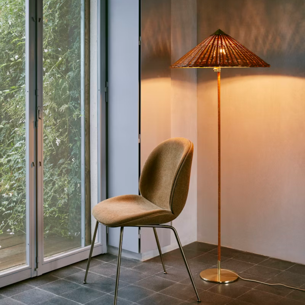 9602 Floor Lamp